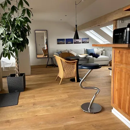 Appartement Lichtdurchflutetes Mit Dachterasse Zwischen Koeln Und Duesseldorf Dormagen